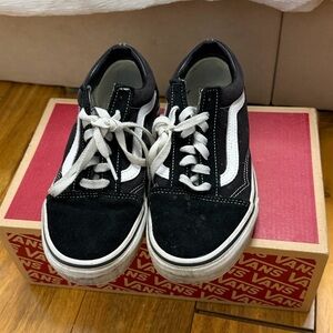 UNISEX Vans Black and White Old Skool Shoes